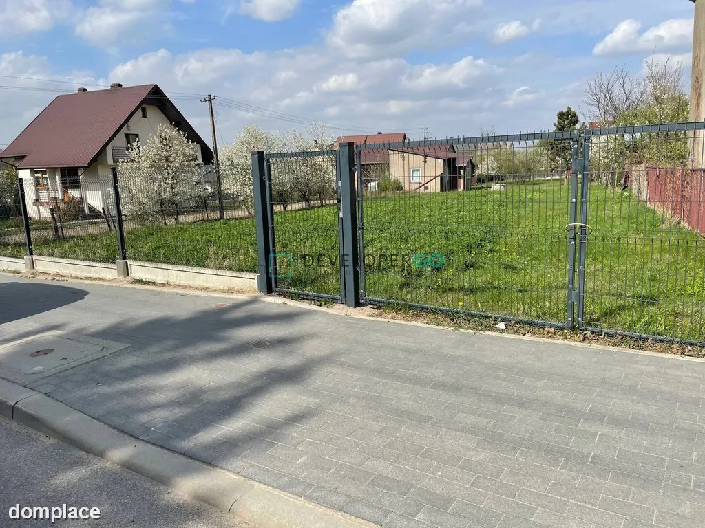 Działka zabudowana, uzbrojona przy asfalcie