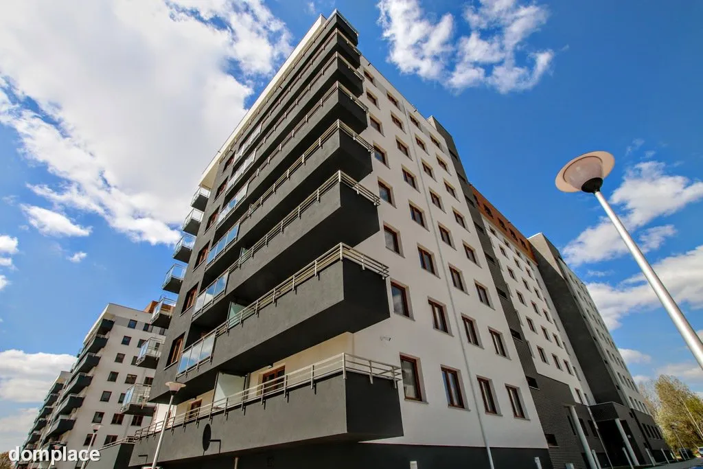 przestrzenne z loggią, wykończone do zamieszkania