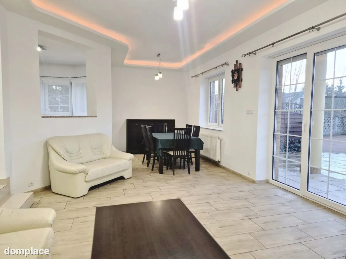 •	Dom dla rodziny , 167,6 m² -2 garaże ,działka